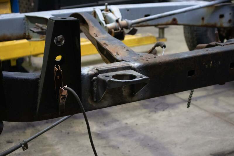 Rust Buster 88-95 Toyota Pickups Middle Body Mount- (Right)