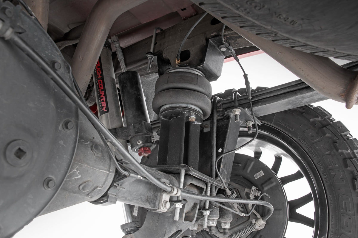 Air Spring Kit w/compressor Wireless Controller 6-7.5 Inch Lift Kit Silverado/Sierra 1500 (07-18) Rough Country