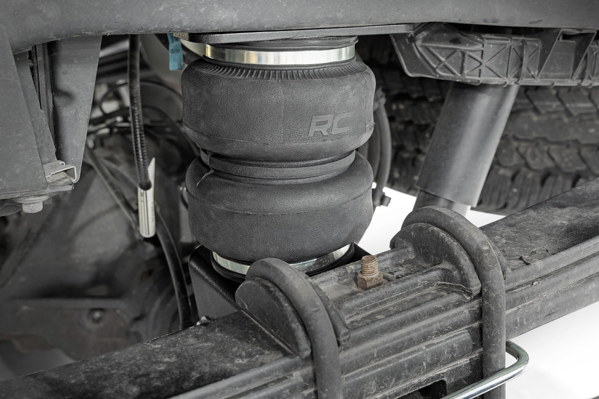 Air Spring Kit w/compressor Ford F-250/F-350 Super Duty 4WD (2017-2022) Rough Country
