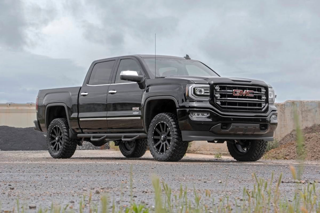 3.5 Inch Lift Kit UCA N3 Struts Red Silverado/Sierra 1500 (07-13) Rough Country