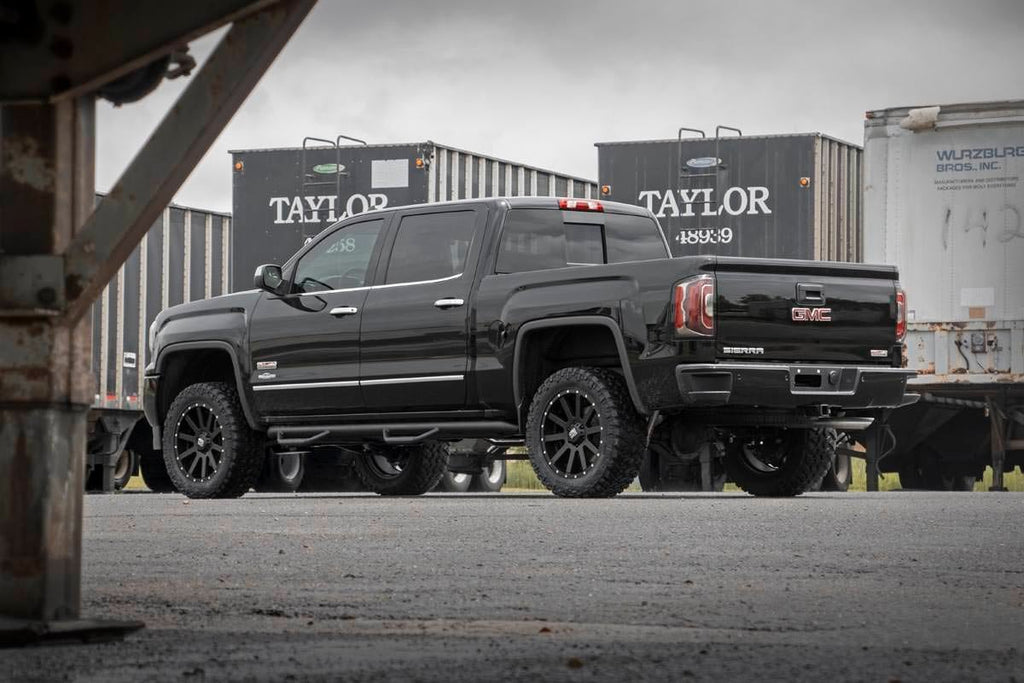3.5 Inch Lift Kit UCA M1 Struts Red Silverado/Sierra 1500 (07-13) Rough Country