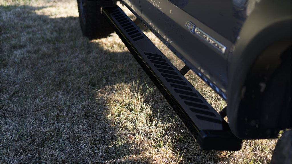 Summit Ridge 2.0 Running Board Kit Black 2008-2013 Toyota Tundra CrewMax Cab Lund