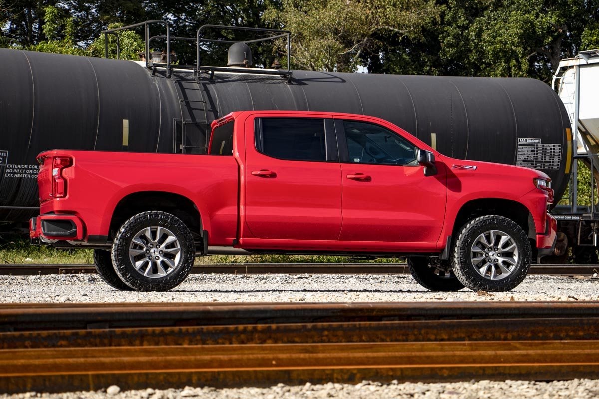 3.5 Inch Lift Kit N3 Struts Chevy Silverado 1500 2WD/4WD (2019-2024 & Classic) Rough Country