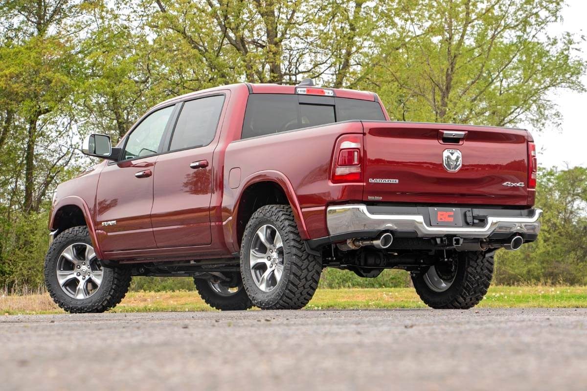3.5 Inch Ram Bolt-On Lift Kit w/ N3 Struts and Rear V2 Shocks 19-23 Ram 1500 4WD) Rough Country
