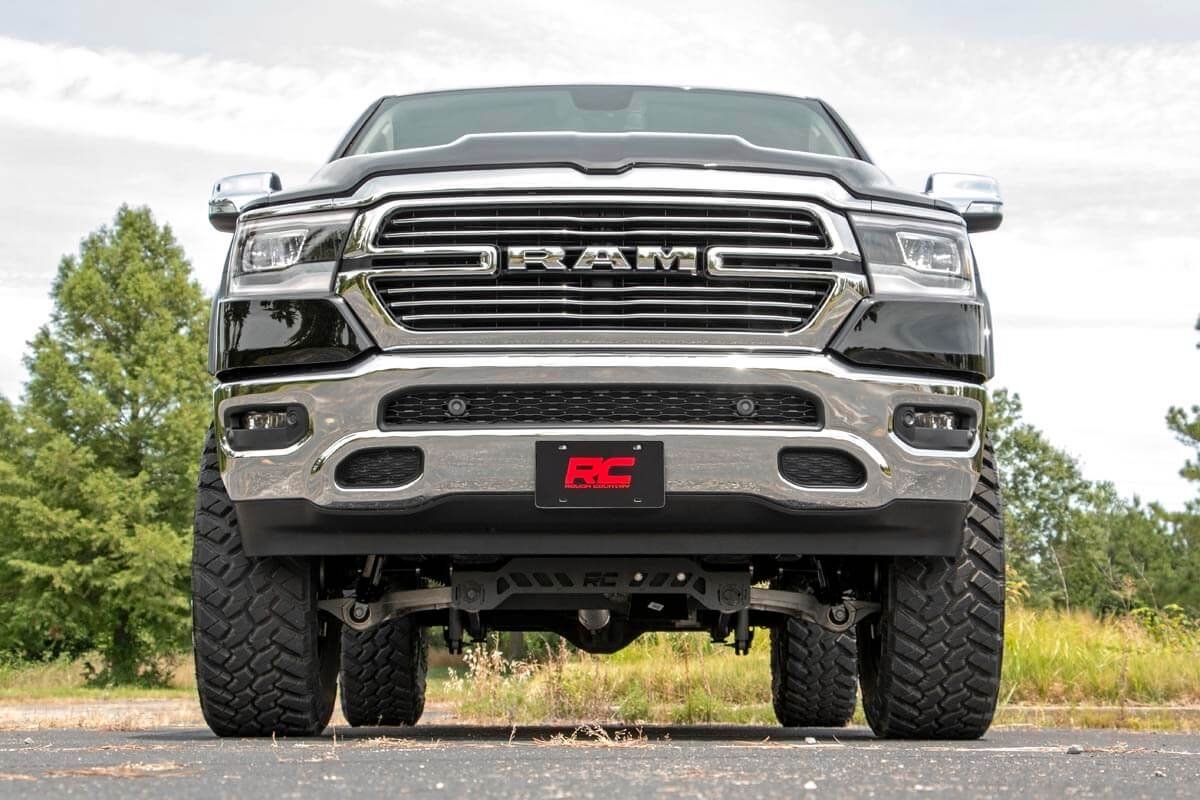 6 Inch RAM Suspension Lift Kit w/Loaded Struts and V2 Shocks 19-23 RAM 1500 4WD Rough Country