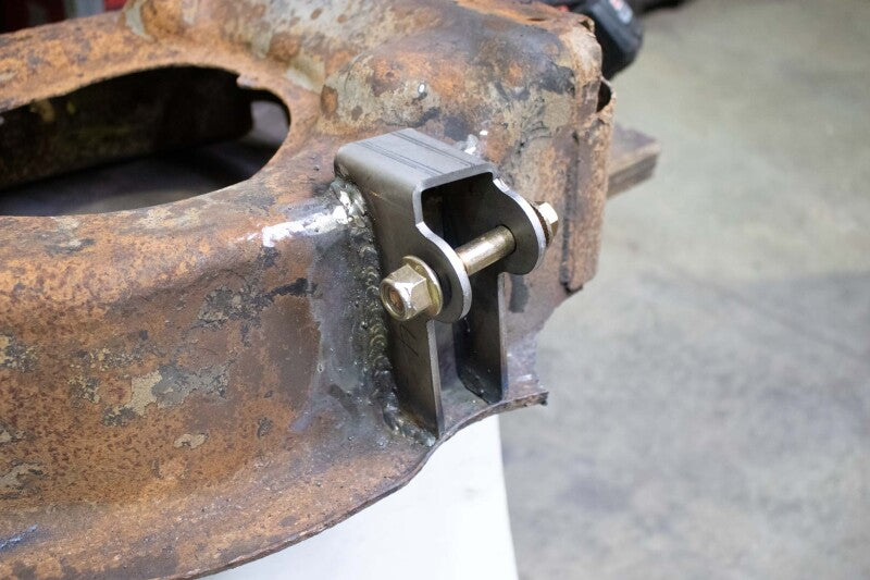 Rust Buster 01-10 GM Pickup Body Mount Brackets-(Right)
