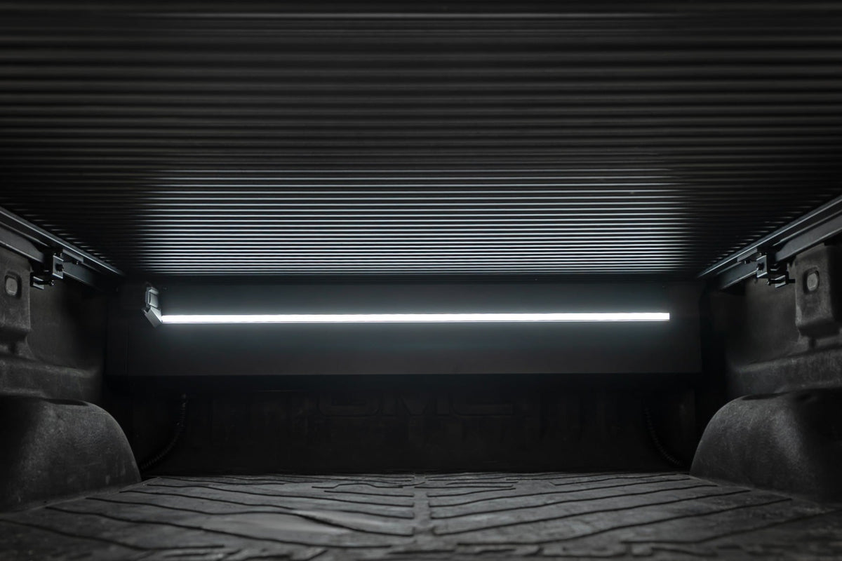 Powered Retractable Bed Cover 5 Foot 9 Inch Bed Silverado/Sierra 1500 (14-18 & Classic) Rough Country