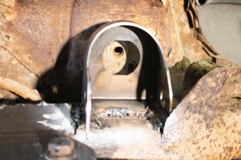 Rust Buster Avalanche/Suburban/Yukon Center Rear Body Frame Mount