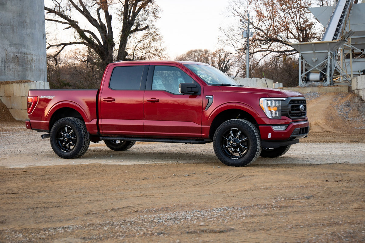 2.0 Inch Ford Leveling Kit w/V2 Shocks For 2021 F-150 Rough Country