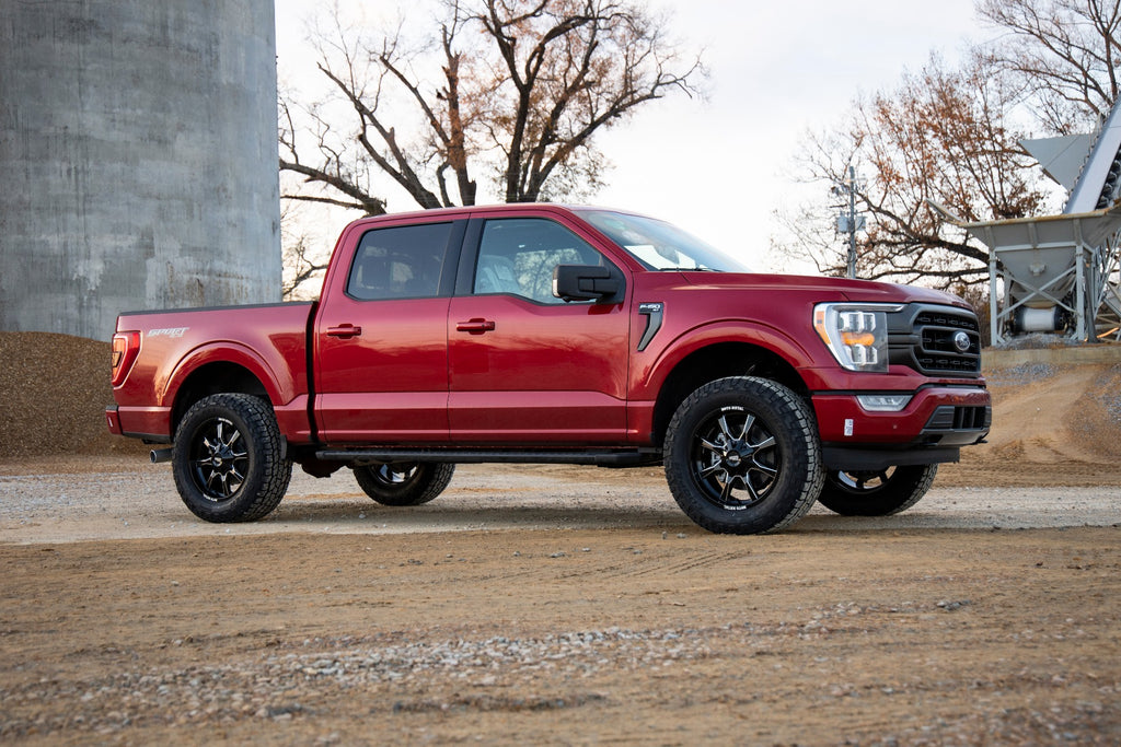 2.0 Inch Ford Leveling Kit w/N3 Struts and V2 Shocks For 2021 F-150 Rough Country