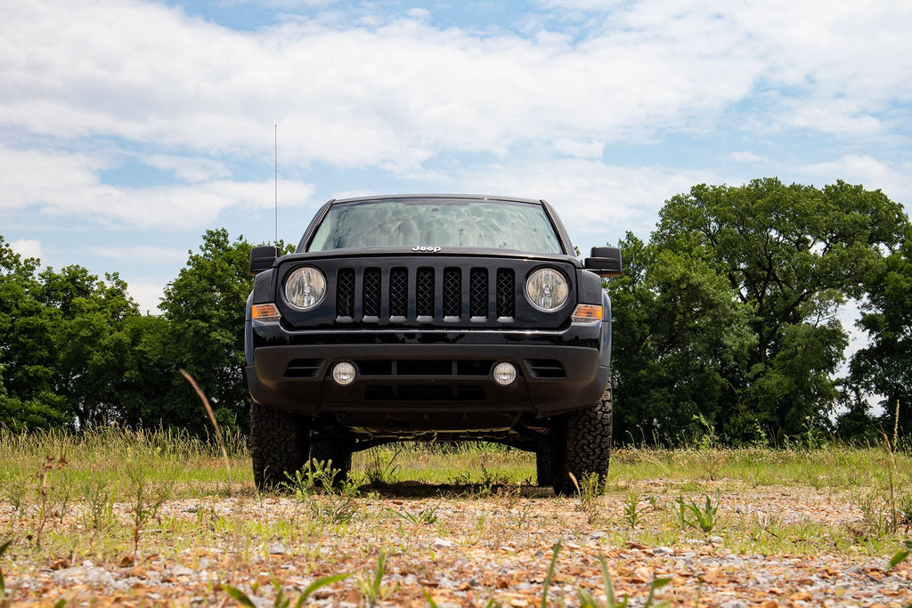 2 Inch Lift Kit N3 Struts Jeep Compass (07-16)/Patriot (10-17) Rough Country