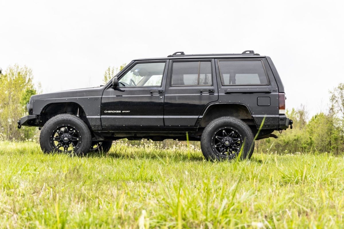 3 Inch Lift Kit Rear AAL V2 Jeep Cherokee XJ 2WD/4WD (1984-2001) Rough Country