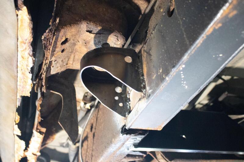 Rust Buster Avalanche/Suburban/Yukon Center Body Frame Mount