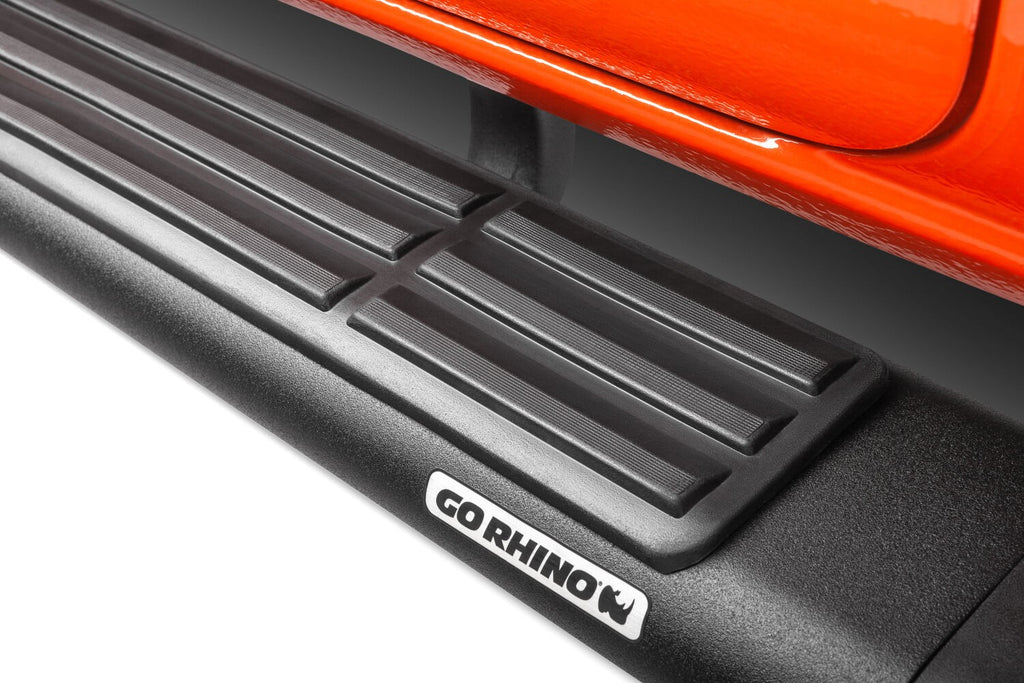 6 Inch OE Xtreme SideSteps With Mounting Bracket Kit Textured Black 2019-2026 Silverado/Sierra 1500/2500 HD Go Rhino