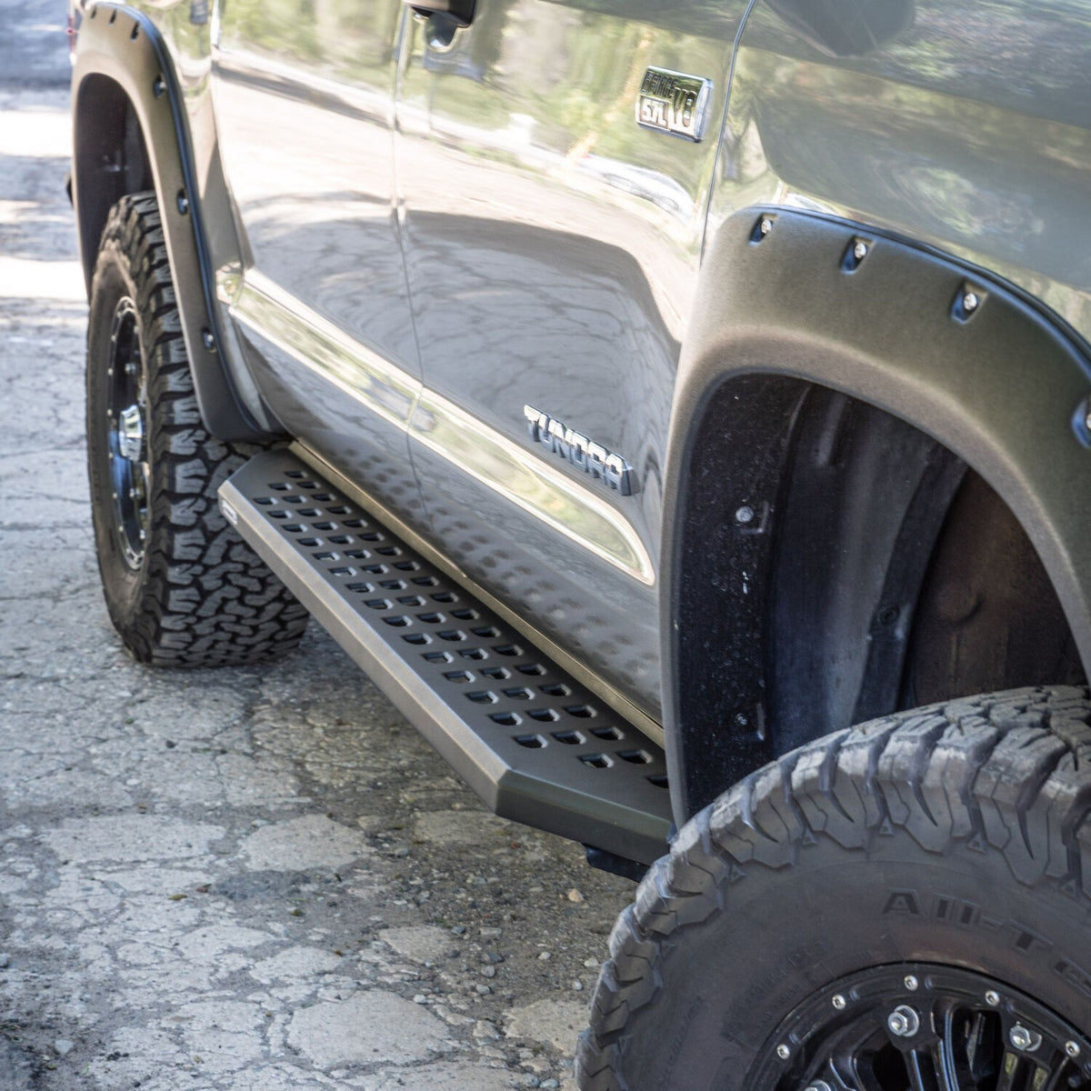RB20 Running Boards With Mounting Brackets Textured Black 2004-2014 Ford F-150 Go Rhino
