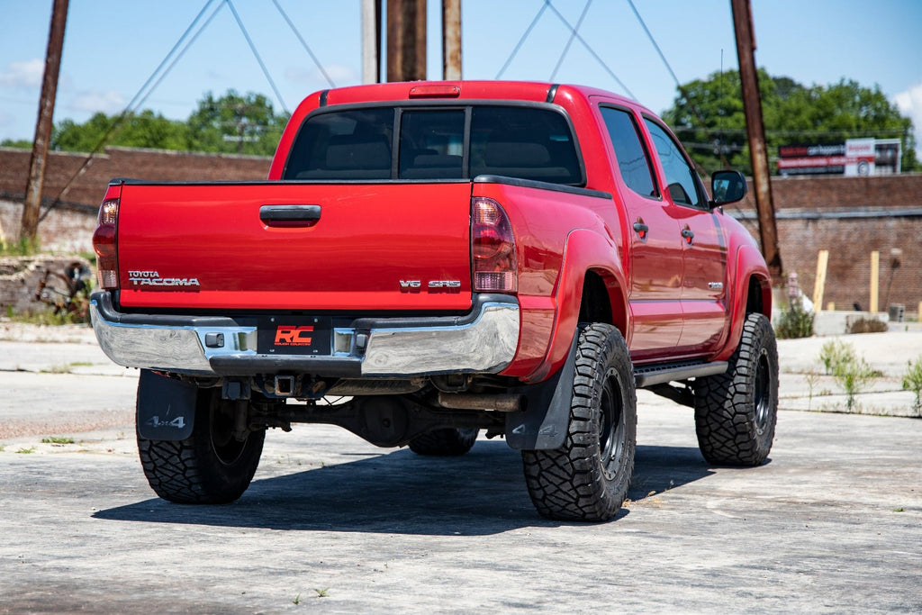 3.5 Inch Lift Kit Red UCA N3 Struts Toyota Tacoma 2WD/4WD (2005-2023) Rough Country