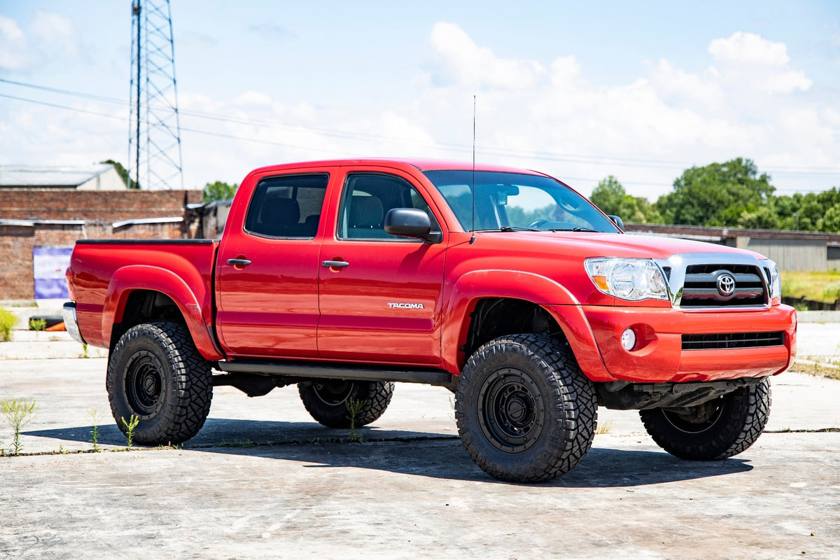 3.5 Inch Lift Kit Red UCA N3 Struts Toyota Tacoma 2WD/4WD (2005-2023) Rough Country