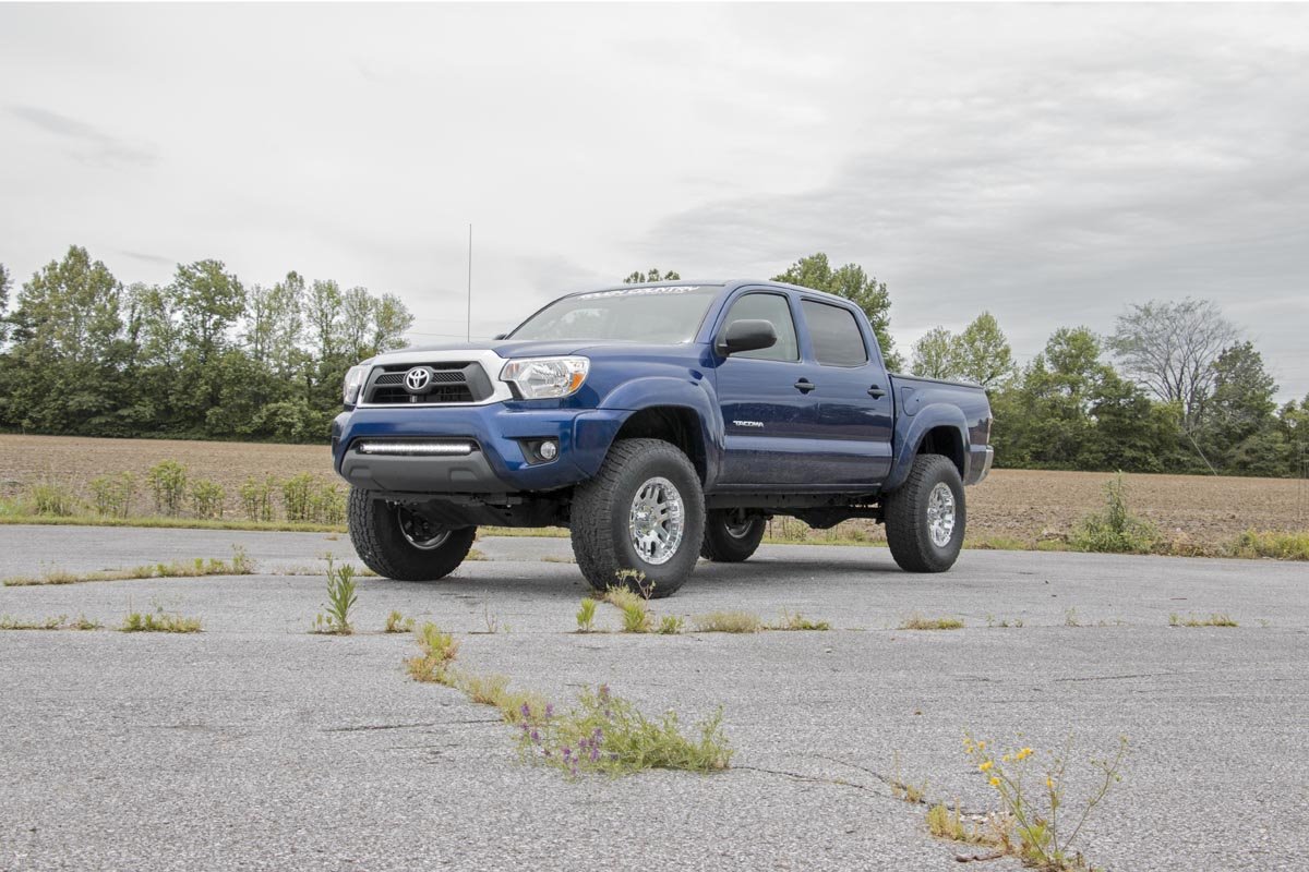 3 Inch Lift Kit N3 Struts Toyota Tacoma 4WD (2005-2023) Rough Country
