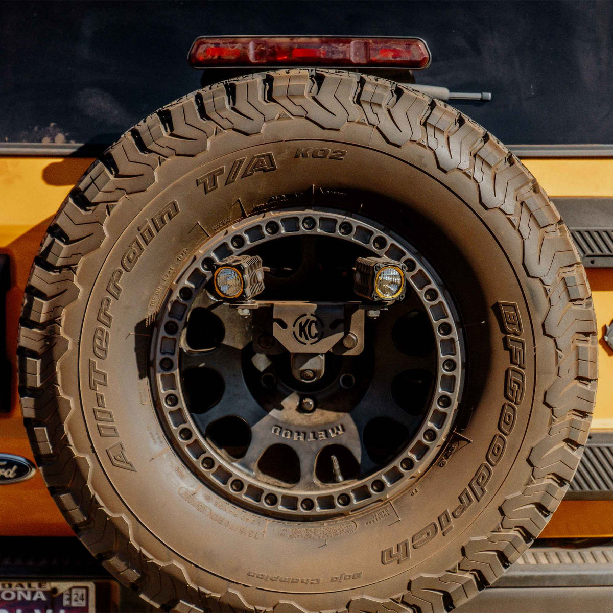 Spr Tir Carr (M14x1.5 Lug) 18+ Jeep Wrangler JL /21+ Ford Bronco Raptor KC HiLiTES