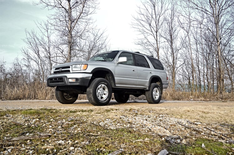 3 Inch Lift Kit N3 Struts Toyota 4Runner 2WD/4WD (1996-2002) Rough Country
