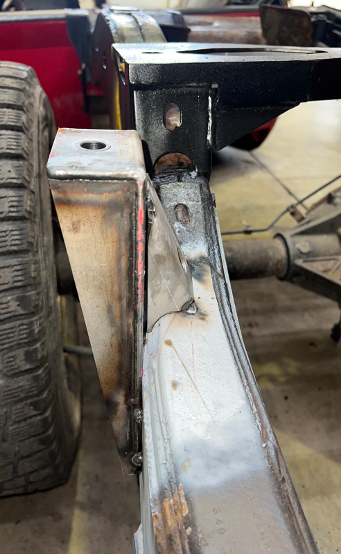 Rust Buster 2004-2012 Colorado Front Bed Mount - Right
