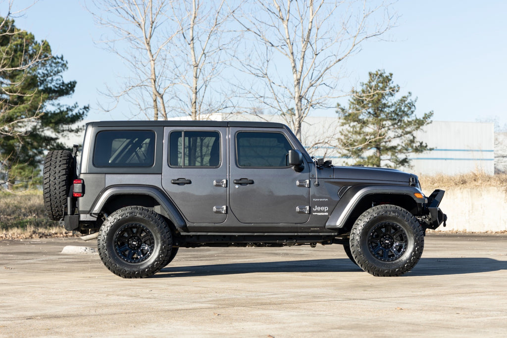 84 Series Wheel Gloss Black 17x8.5 Rough Country