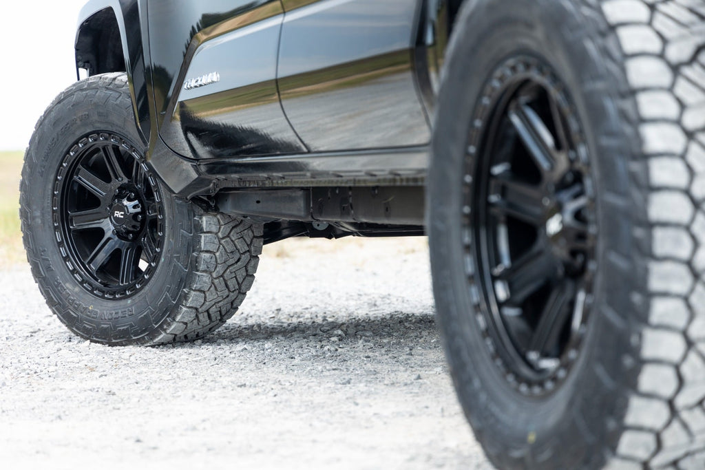 84 Series Wheel Gloss Black 18x8.5 Rough Country