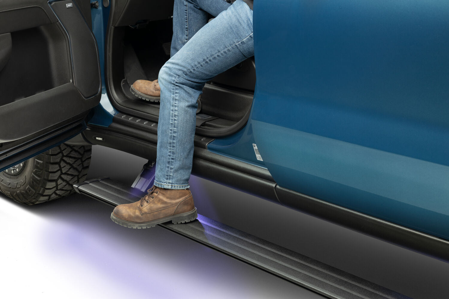 PowerStep SmartSeries Running Board 22-25 Silverado/Sierra 1500 24-26 Silverado/Sierra HD AMP Research