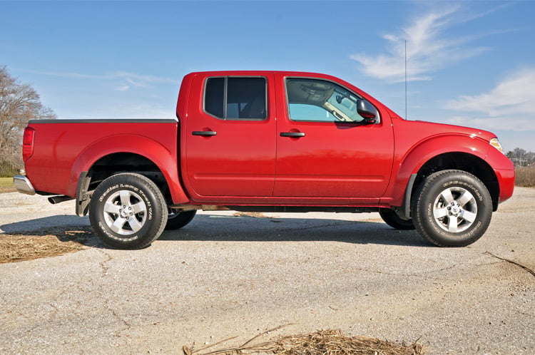 2.5 Inch Leveling Kit Red Spacers Front Nissan Frontier (05-26)/Xterra (05-15) Rough Country