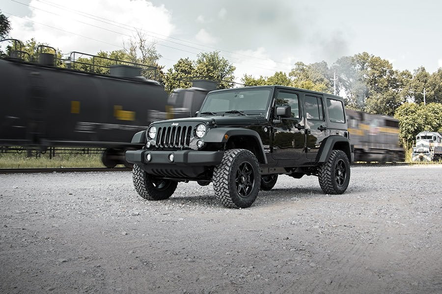 2.5 Inch Lift Kit Jeep Wrangler Unlimited 2WD/4WD (2007-2018) Rough Country