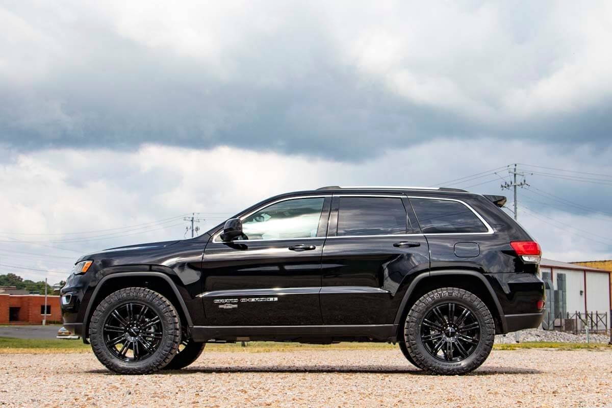 2.5 Inch Lift Kit N3 Struts Jeep Grand Cherokee 4WD (2016-2022) Rough Country