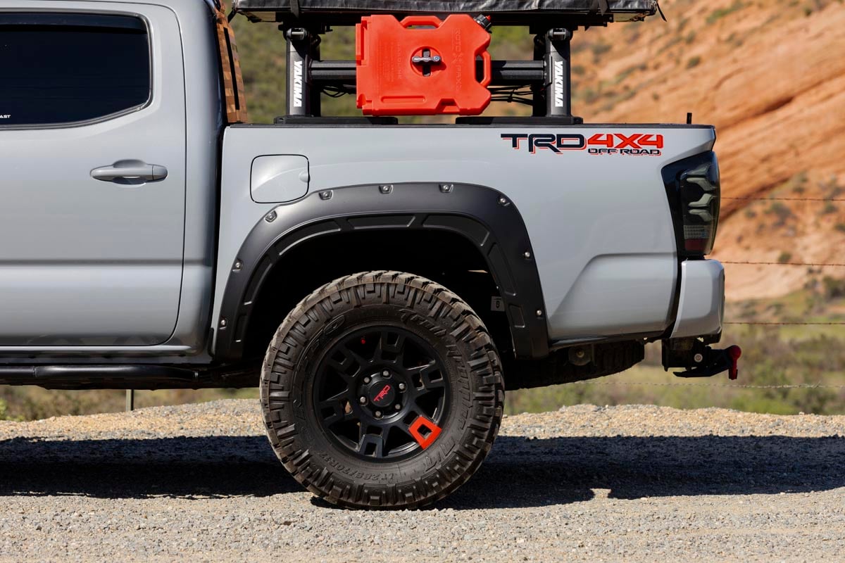 Fender Flares Defender Toyota Tacoma 2WD/4WD (2016-2023) Rough Country