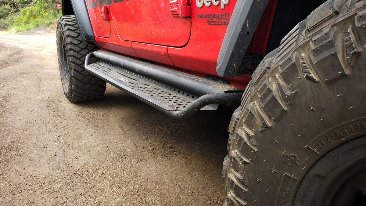 Dominator Xtreme D1 SideSteps With Mounting Bracket Kit Textured Black For 2007-2018 Jeep Wrangler JK 4 Door Go Rhino