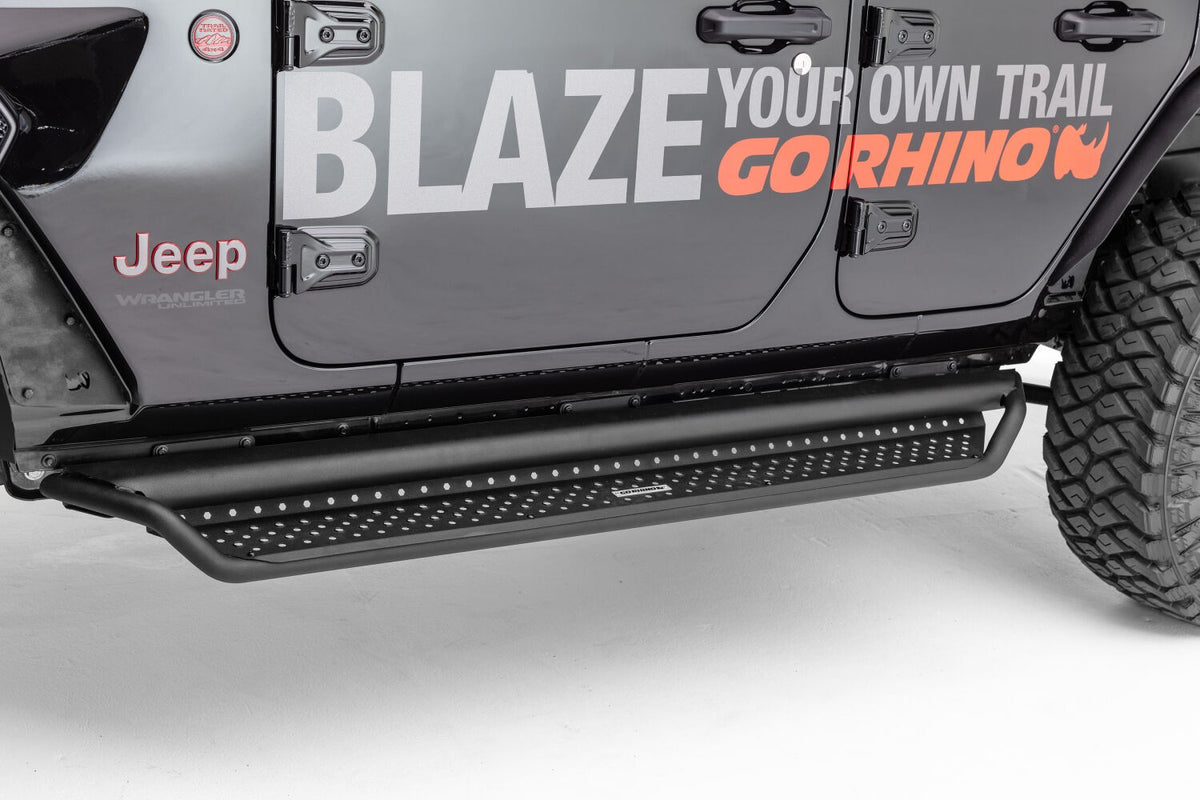 Dominator Xtreme D1 SideSteps With Mounting Bracket Kit Textured Black 2020-2025 Jeep Gladiator Go Rhino