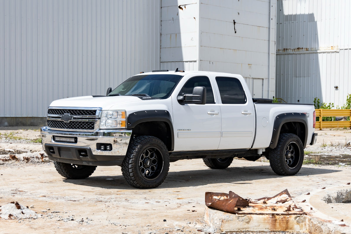 Pocket Fender Flares 6 Foot 7 Inch & 8 Foot Bed Chevy Silverado 1500/2500HD/3500HD (2007-2014) Rough Country
