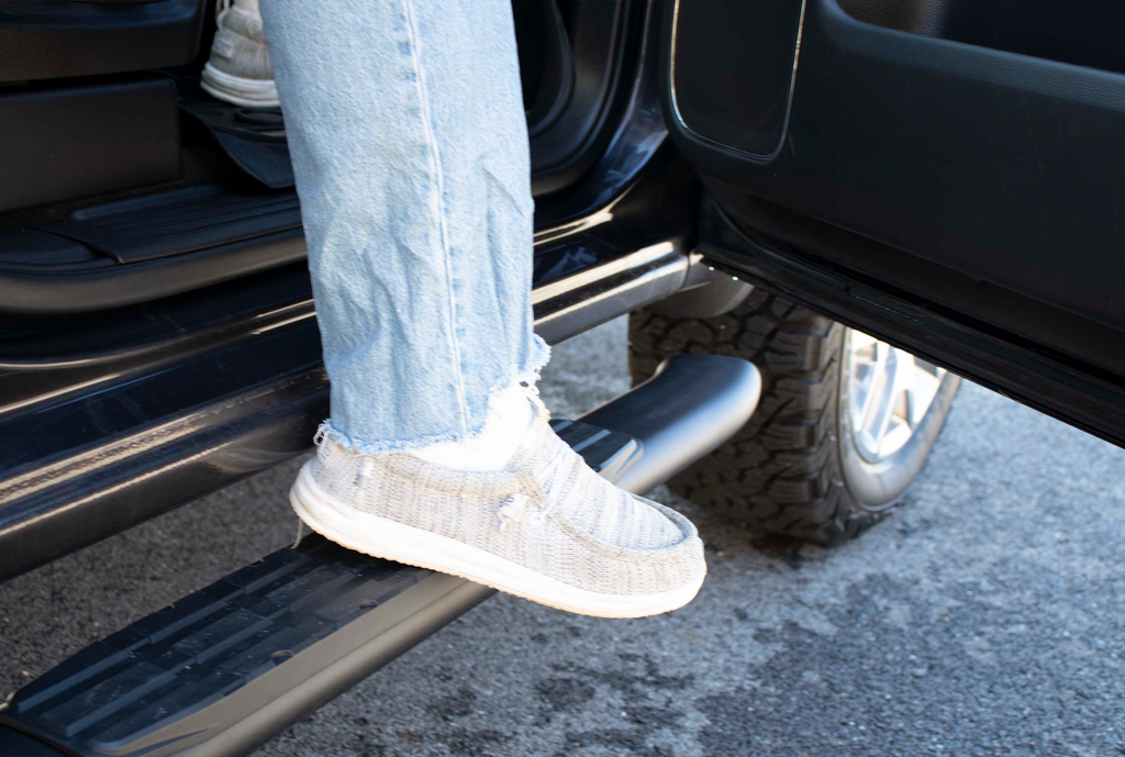 15-Current F-150 Crew Cab 5 Inch Oval Side Steps Fishbone Offroad