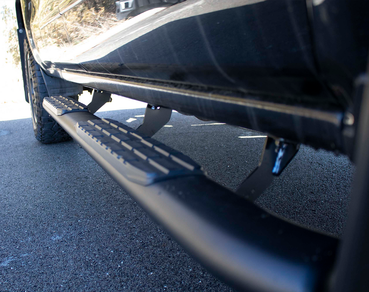 07-18 Silverado 1500/2500/3500 Double Cab Cab 5 Inch Oval Side Steps Fishbone Offroad