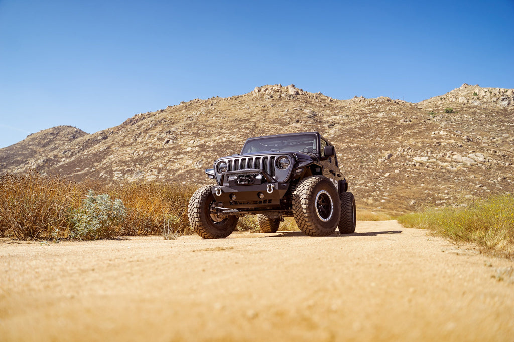2007 2025 Jeep GladiatorJT Wrangler JK JKU JL JLU Stubby Front Bumper With Plated Bull Bar DV8 Offroad