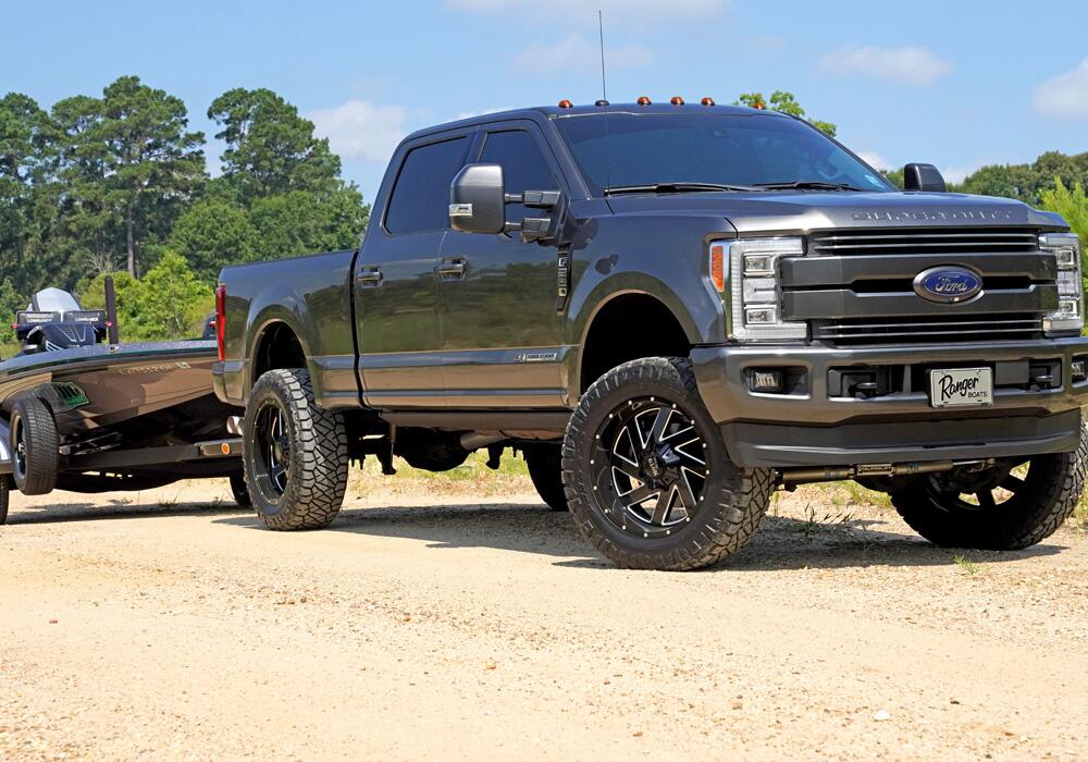 4 Inch Radius Arm Lift Kit 2023-2025 Ford F-250/F-350 4WD Diesel Engine with King Coilovers and Rear Reservoir Shocks Will Not work with Auto Leveling Headlight Function Superlift