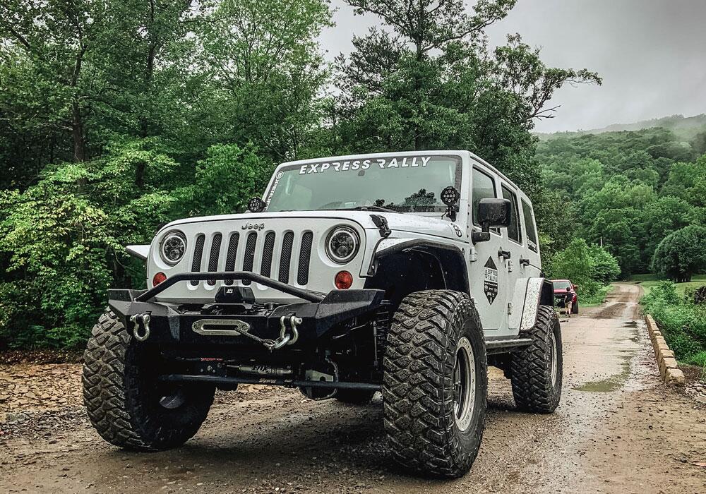 4 Inch Rock Runner Series Lift Kit 2007-2018 Jeep Wrangler JK Unlimited 4WD with Fox 2.0 Reservoir Shocks Superlift