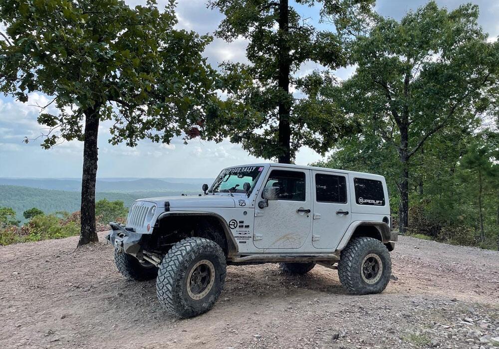 4 Inch Rock Runner Series Lift Kit 2007-2018 Jeep Wrangler JK Unlimited 4WD without Shocks Superlift