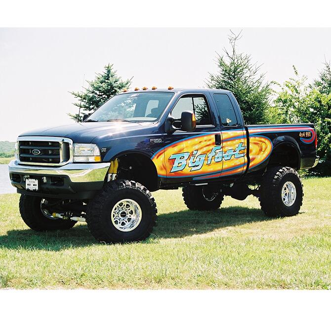 6 Inch Lift Kit 2000-2004 Ford F-250 and F-350 Super Duty 4WD Diesel and V-10 with Shocks Superlift