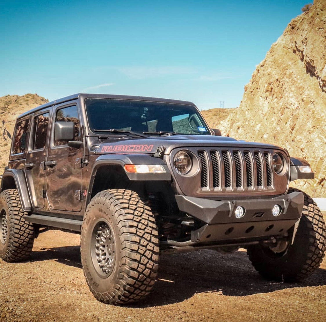 Jeep JL Front Bumper With Skid Plate 18+ Wrangler JL W/Fog Light Holes The Hammer Series Motobilt
