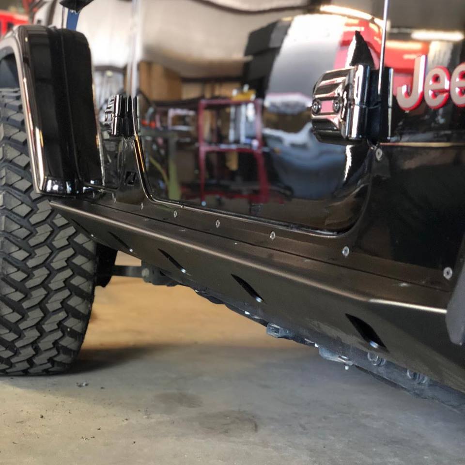 Jeep JL Unlimited Rocker Guards With Step 18 + Wrangler JL Crusher Series Bare Steel Motobilt