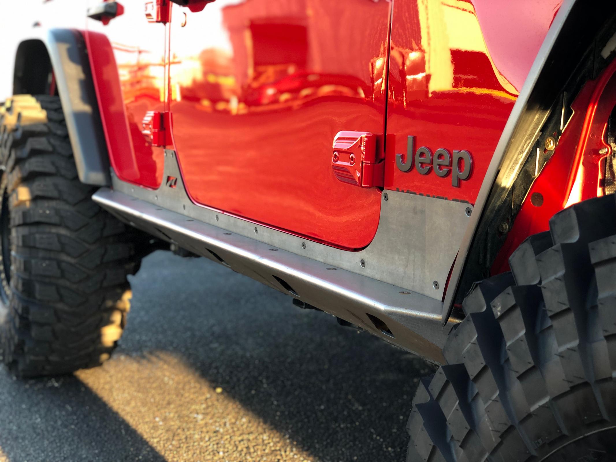Jeep JL Unlimited Rocker Guards With Step 18 + Wrangler JL Crusher Series Bare Steel Motobilt