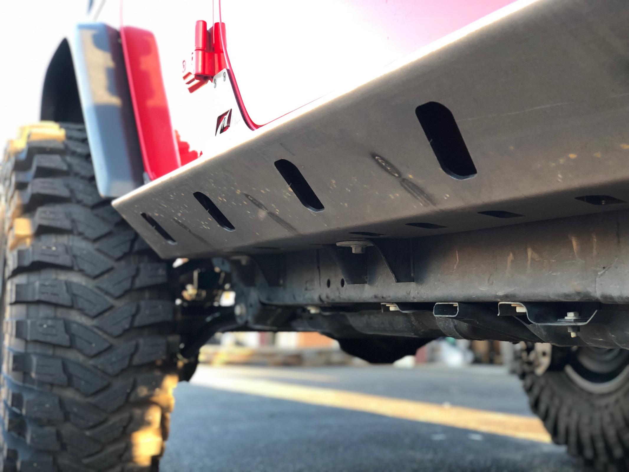 Jeep JL Unlimited Rocker Guards With Step 18 + Wrangler JL Crusher Series Bare Steel Motobilt