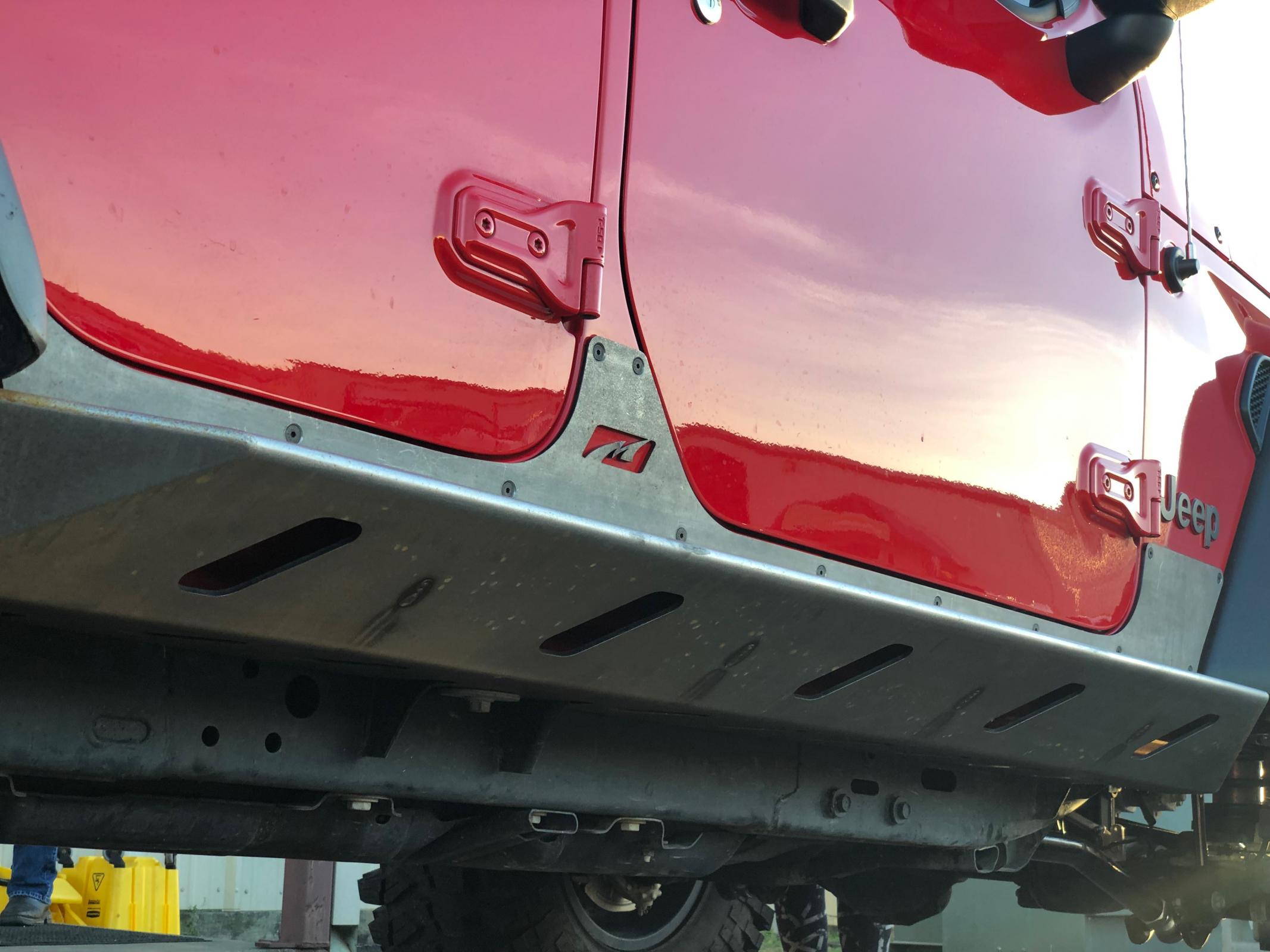 Jeep JL Unlimited Rocker Guards With Step 18 + Wrangler JL Crusher Series Bare Steel Motobilt