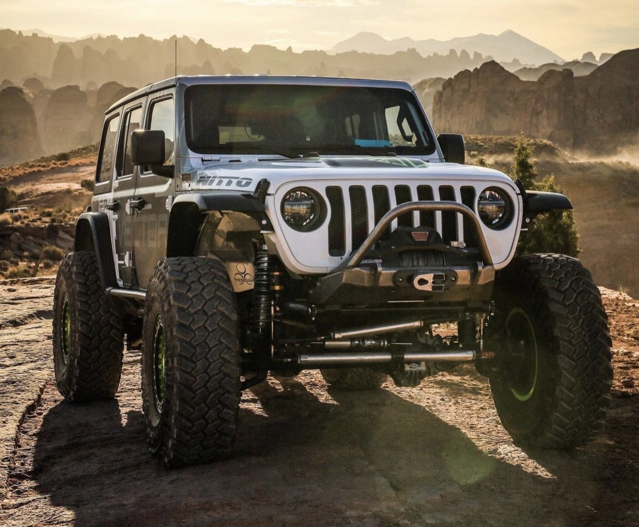 Tomahawk Frame Chop Front Bumper for Jeep JK, JL, JT Motobilt