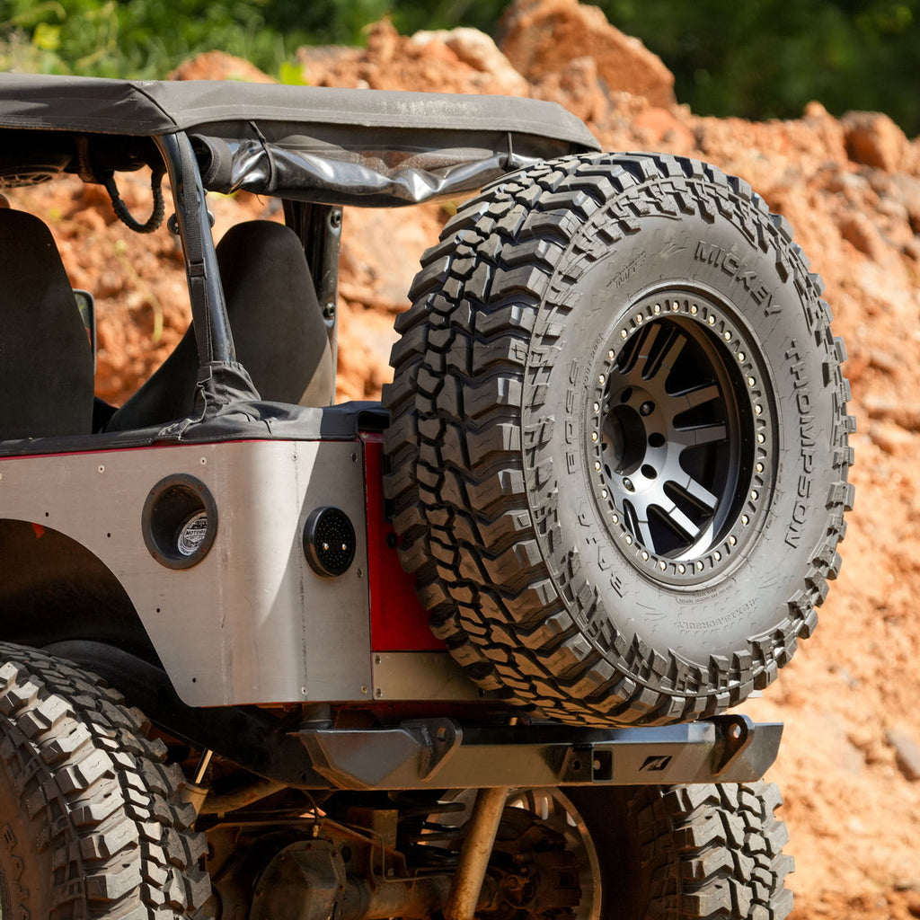 Body Mount Tire Carrier for Jeep YJ / TJ / LJ 8 x 170mm Motobilt