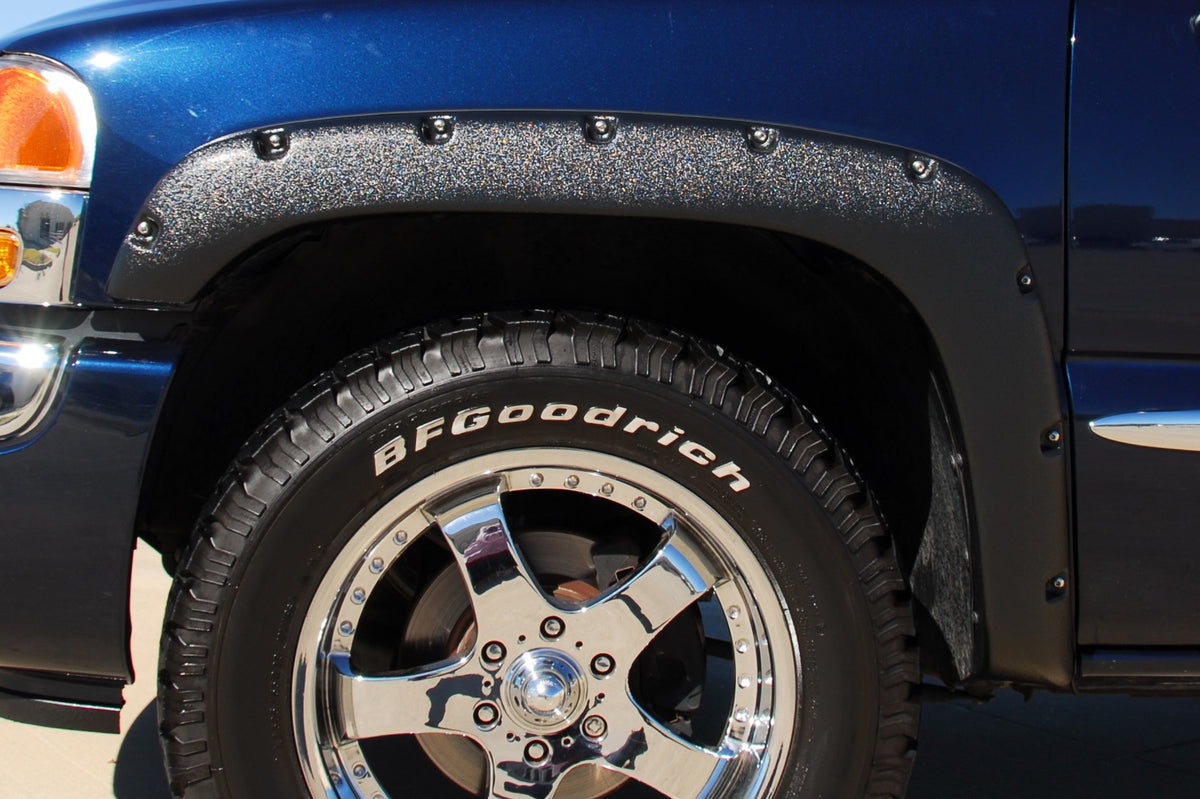 Rivet Style Fender Flare Set Front, Smooth, 2-Piece Set 1999-2007 Silverado/Sierra 1500/2500 Fleetside Lund